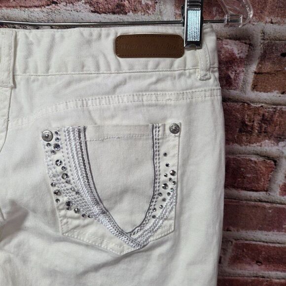 What About Me Y2K White Capri Pants – Women’s 9/10 Bedazzled Rhinestone Pockets - Picture 6 of 7